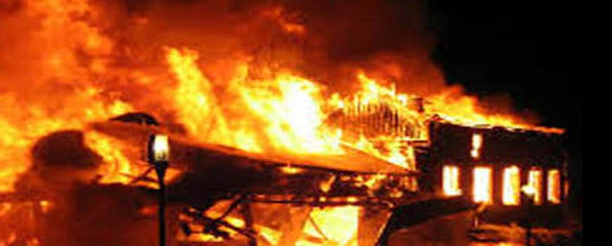 हलेसीमा डढेलोको प्रकोप : सल्लेका ६ घर जलेर खरानी